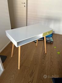 Scrivania design scandinavo