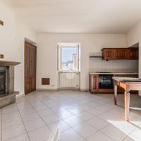 4 LOCALI A VEJANO