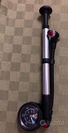 Pompa alta precisione per ammortizzatori MTB