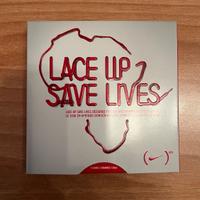 Nike Lacci Lace Up Save Lives