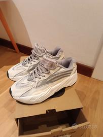 Adidas yeezy 700