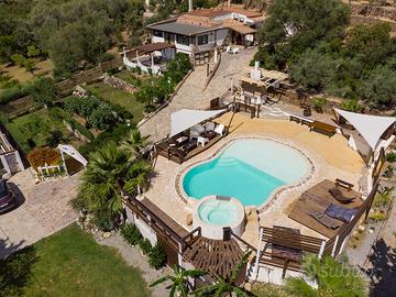 Location esclusiva con Piscina a sfioro