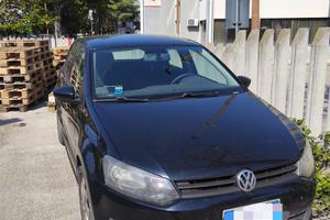 Polo nera Volkswagen
