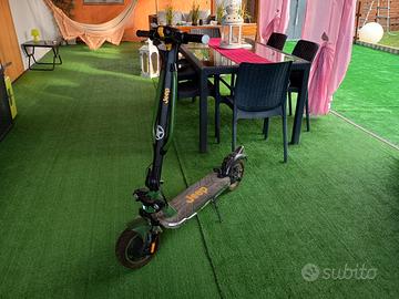 monopattino elettrico marca jeep 