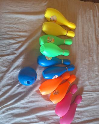 birilli per la spiaggia. bowling per bambini