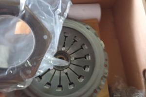 Alfa 147 jtdM 1.9 frizione volano  e paraolio 