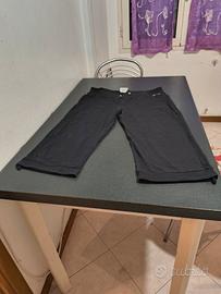 pantaloni e maglietta 