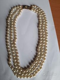 Collana con tre fili di perle