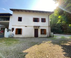 CERGNEU SUPERIORE CASA BICAMERE CON GIARDINO E ...