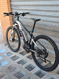 bici a pedalata assistita BOSCH Performance Line 