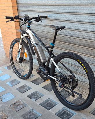bici a pedalata assistita BOSCH Performance Line 