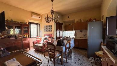 CASA SEMINDIPENDENTE A ISOLA DEL LIRI