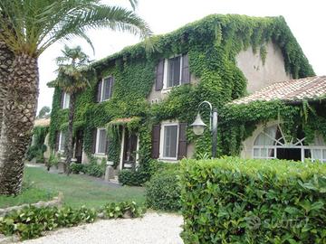 Porzione di Casale zona Cassia/olgiata