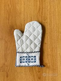 Guantone da forno ricamato a puntocroce