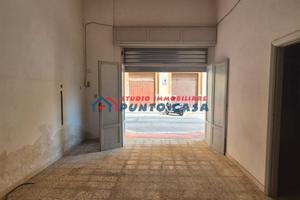 PRESSI VIA FARDELLA - Garage a partire da 40 mq ca