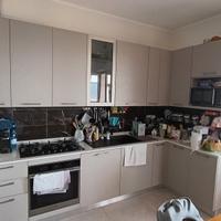 Cucina completa di elettrodomestici