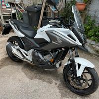 Nc 750x manuale