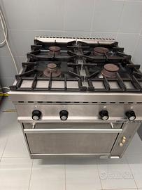 Piano di cuttura a gas 4 fuochi con forno
