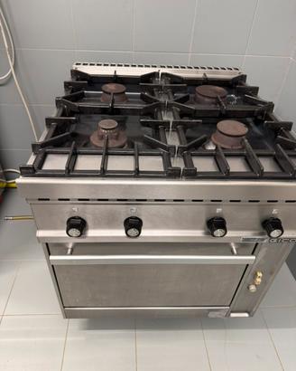 Piano di cuttura a gas 4 fuochi con forno