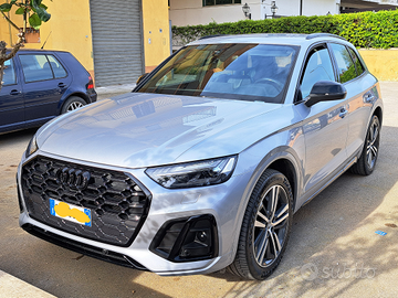 AUDI Q5 40 TDI 204 CV 40 Stro. S line BLACK FRIDAY