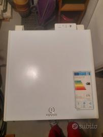 Congelatore Indesit a pozzetto. 