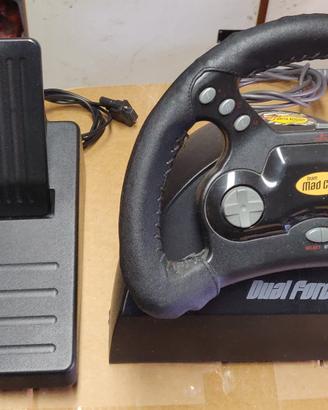 Volante e pedaliera per PlayStation 