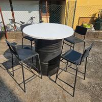 Tavolino da esterno e 4 sgabelli
