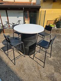 Tavolino da esterno e 4 sgabelli