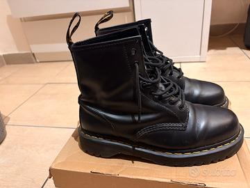 Dr.Martens 1460 Bex Smooth Leather nere-suola Bex