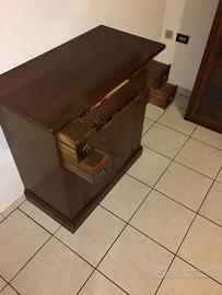 Credenza in legno di noce