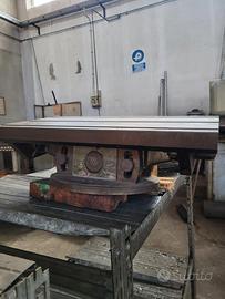 Squadra di supporto inclinabile