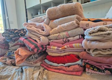 Lotto di 52 capi di abbigliamento, bimba 3/6 mesi