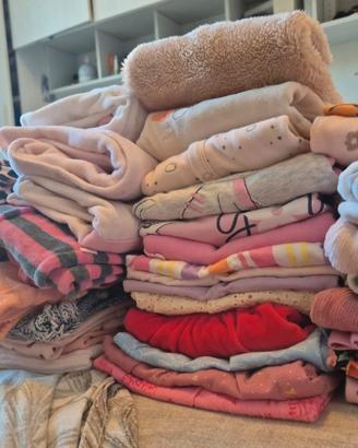 Lotto di 52 capi di abbigliamento, bimba 3/6 mesi