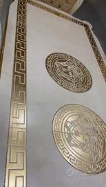 Tavolo Elegante Stile Versace con Sedie Imbottite