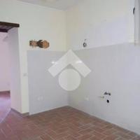 MONOLOCALE A VALLERANO