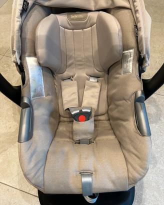 Seggiolino/ovetto auto inglesina Darwin con Base