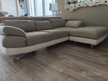 Divano Poltronesofà 4 posti con pouf