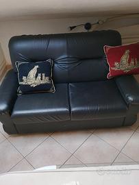 Divano similpelle nero