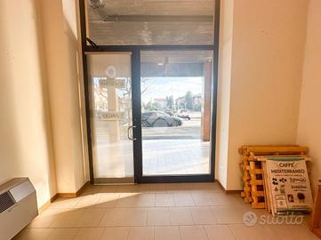 NEGOZIO A NOVA MILANESE