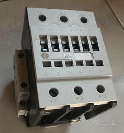 Contattore GE CL10A300M