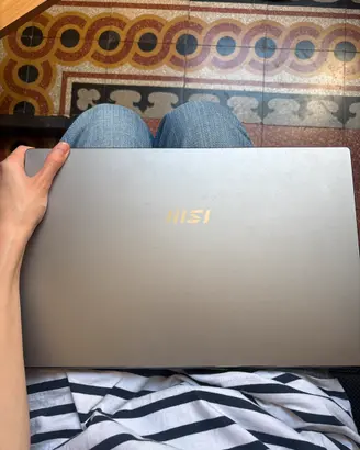 MSI Prestige 15 + Charging