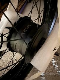 Ruota con motore NILOX X8 PRO