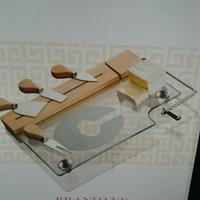 porta formaggi con 5 utensili da taglio