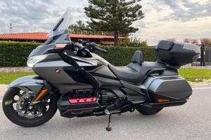 Honda goldwing 1800 dct bagger