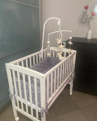 Lettino Picci Lella + set tessile + giostrina
