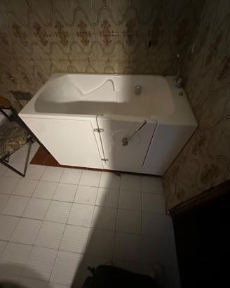 Vasca con sportello per anziani / disabili