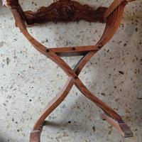 Sedia Vintage in Legno  – Un’Opera d’Art