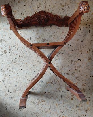 Sedia Vintage in Legno  – Un’Opera d’Art