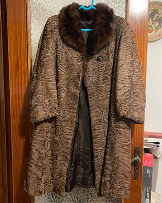 astrakan con collo di visone (piccolo difetto)