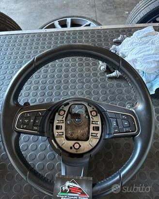 Volante Jaguar Xf con palette